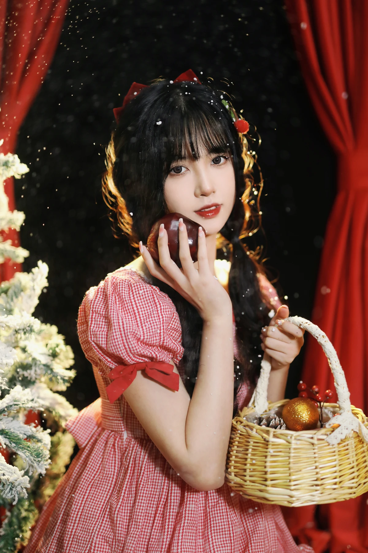 [YITUYU] 2022.12.18 Vol.2708 – Christmas in a Fairy Tale Light cherry blossom#[25P]-16