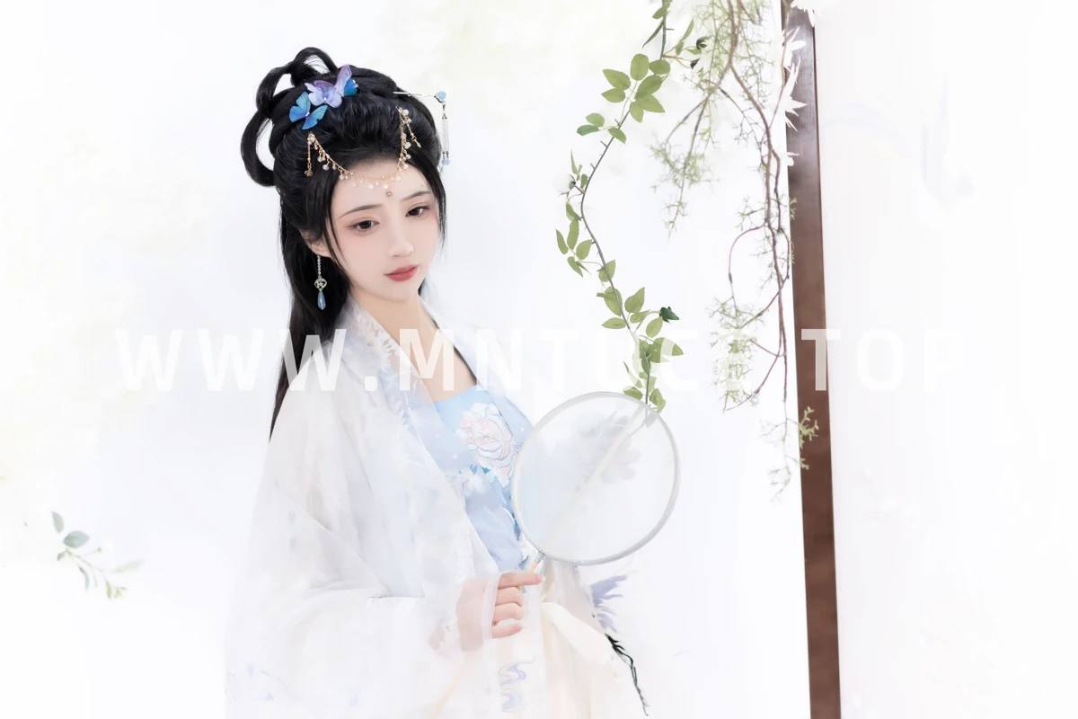 [YITUYU] 2023.01.09 Vol.2874 – Pear Blossom White -Qiluosheng’s little Susu-#[26P]-21