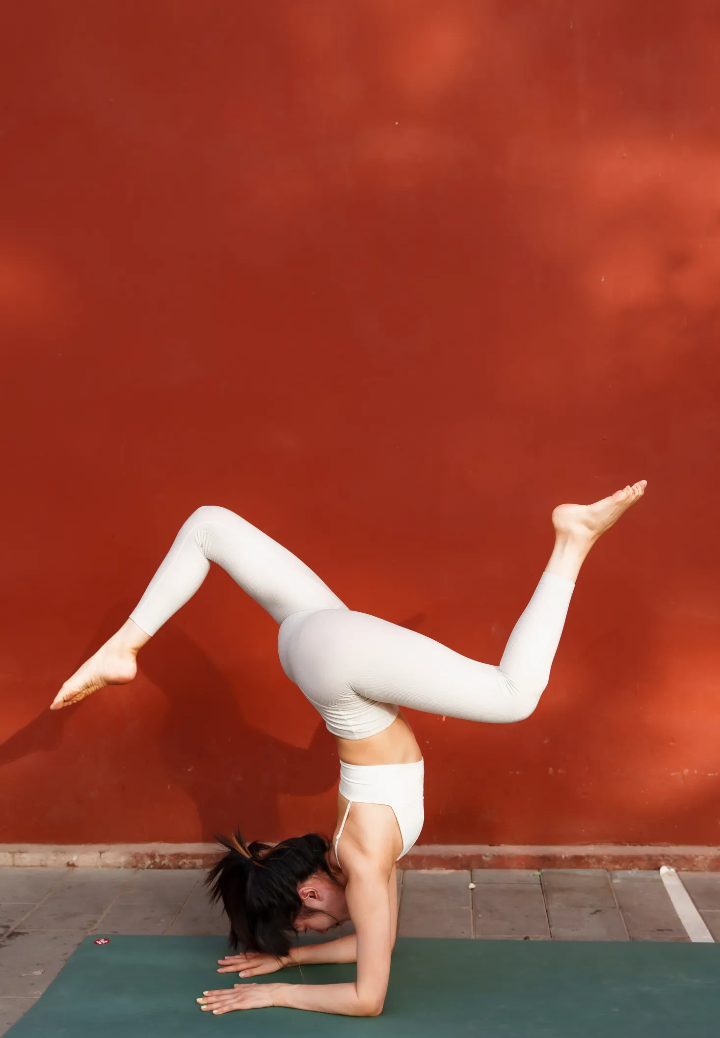 [YITUYU] 2022.12.01 Vol.2575 – Yoga and Red Wall Mengmeng#[23P]-21